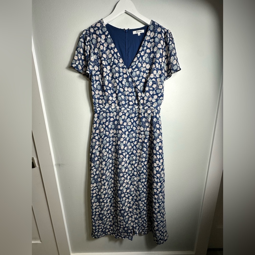 Madewell Wrap-Front Midi Dress in French Floral Size 6 - Picture 9 of 17